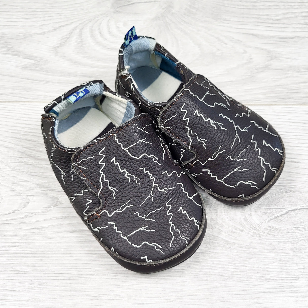 Kickee Pants lightening bolt pattern leather soft soled shoes. Size 6-12 months