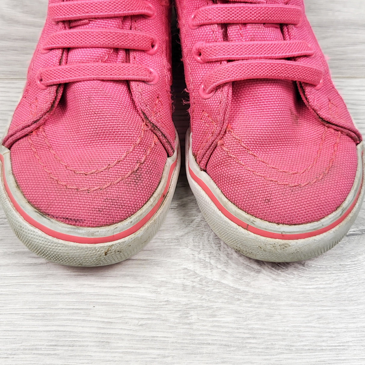 Vans Hot Pink "Sk8-Hi Zip" sneakers. Size 6.5