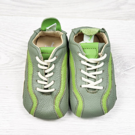 NEW - Tip Joey Joey green leather soft soled shoes. Size 3-6 months