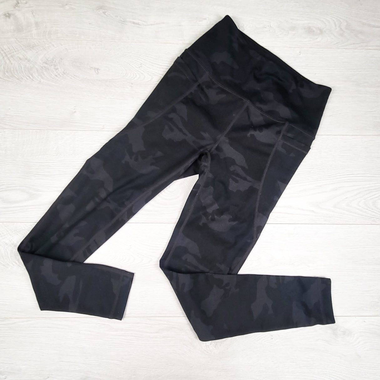 Athletic Works black camouflage active leggings. ADULT XS