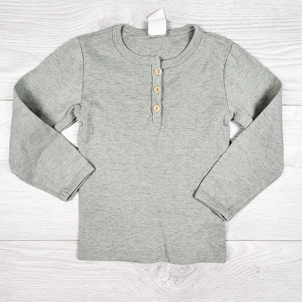 H and M sage green organic cotton long sleeve top. Size 9-12 months