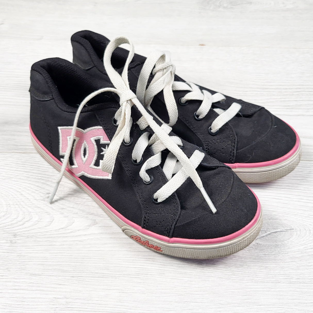 DC shoes black and pink sneakers. Youth size 3