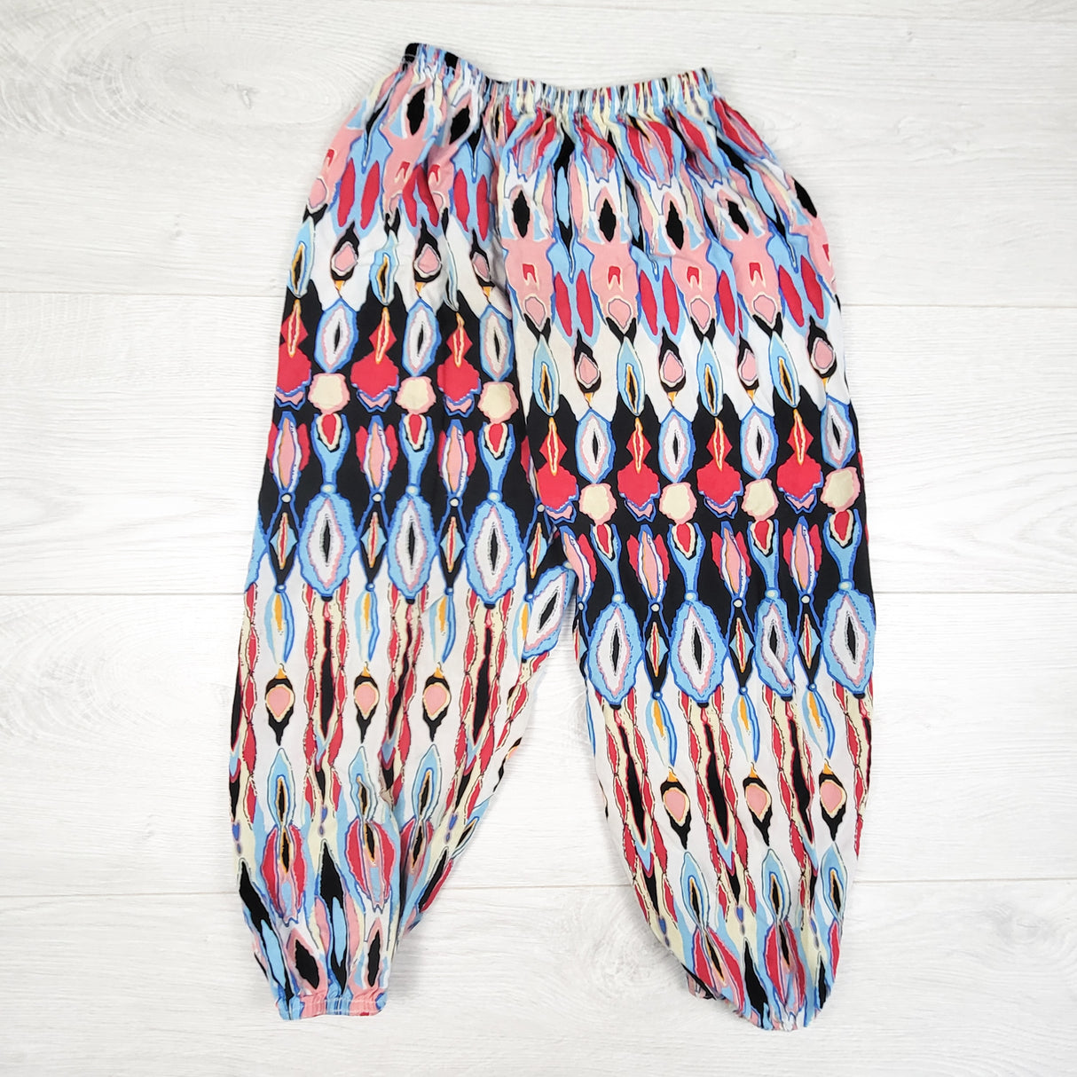 Abstract print harem style pants. Approx size 5/6