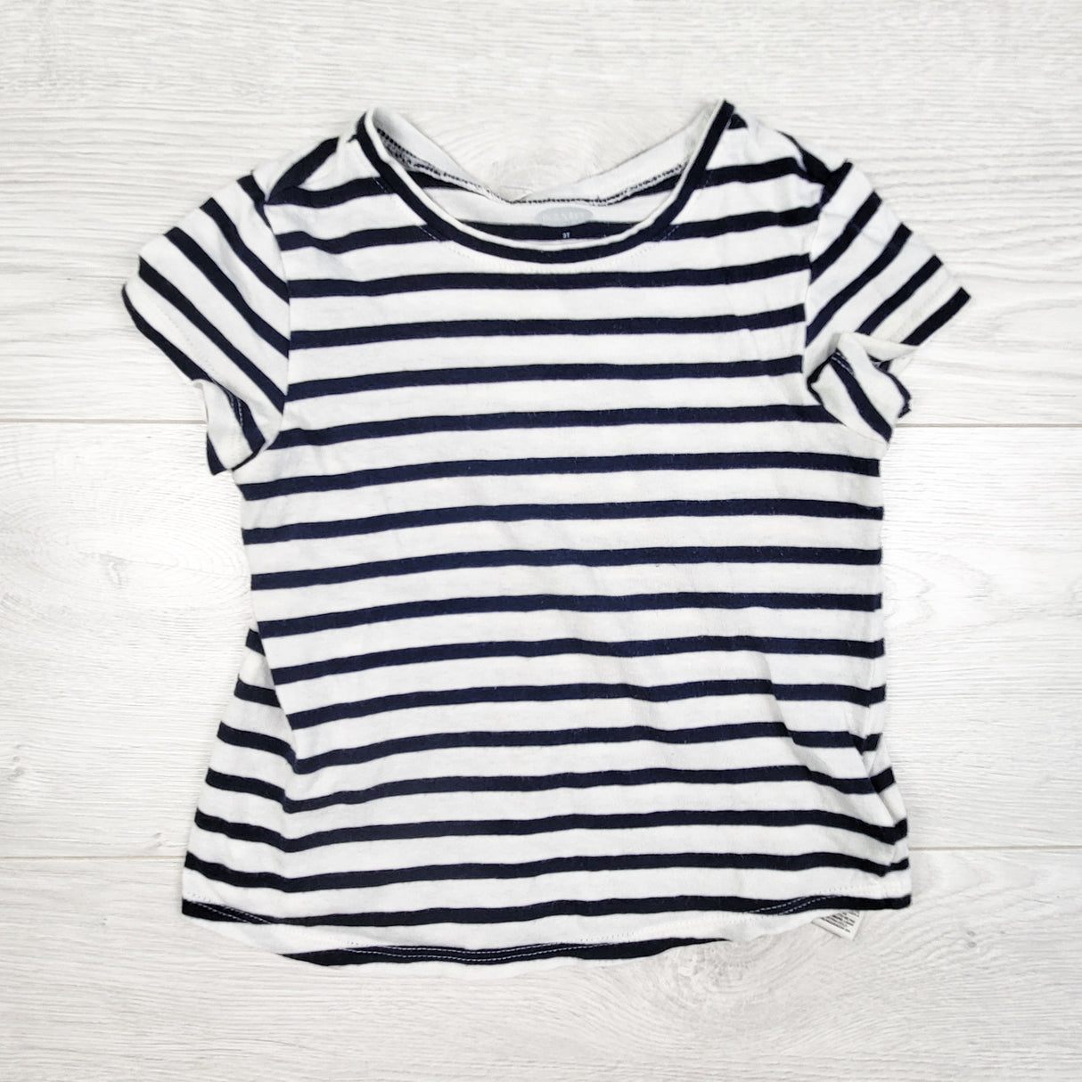Old Navy white and navy striped t-shirt. Size 3T