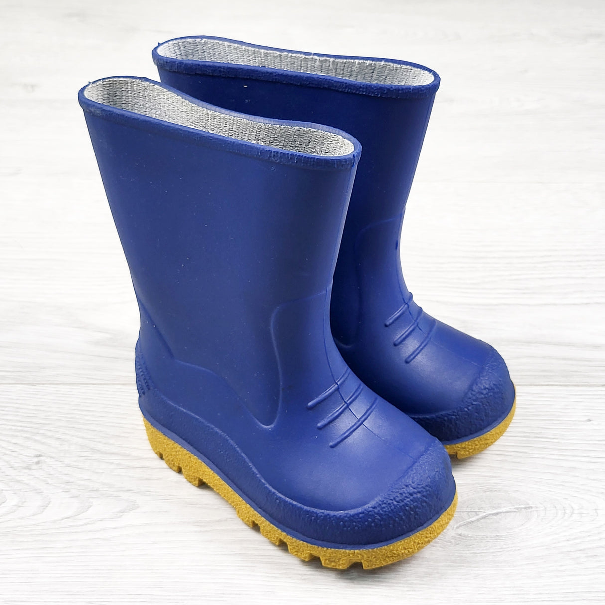 Blue rain boots. Size 5