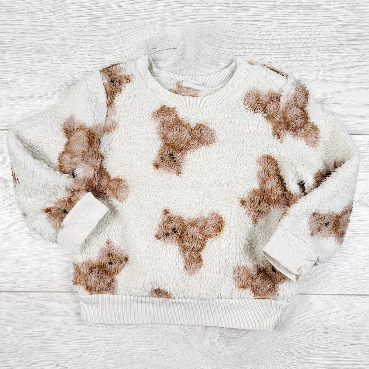 Gap white faux fur teddy bear sweatshirt. Size 6-12 months