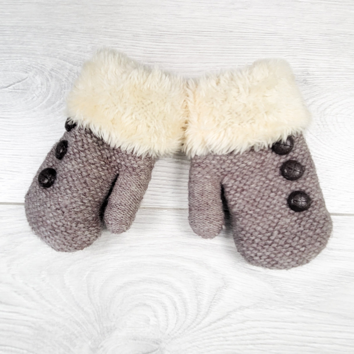 Infant mittens with faux fur trim