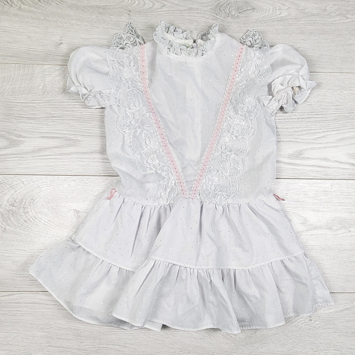 Reitmans vintage white lace dress. size 3T - missing belt that came with it