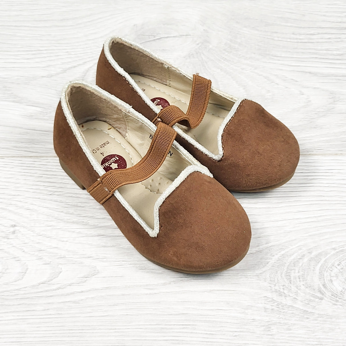 Twinkie brown faux suede shoes. Size 4