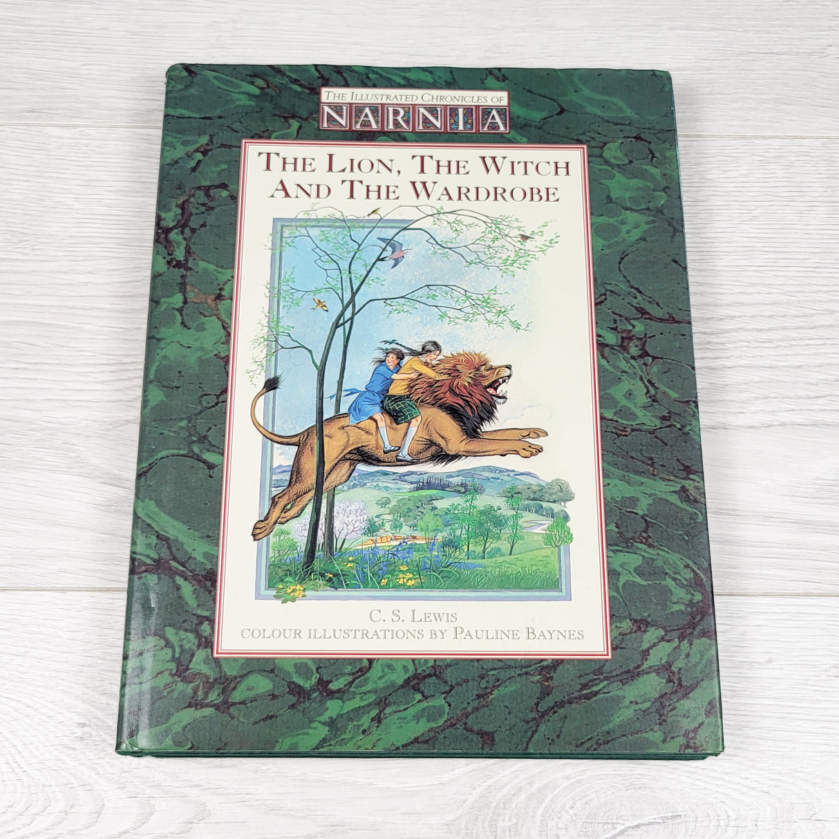 Vintage 1991 The Lion, the Witch and the Wardobe. Hardcover book (sorry, no shipping)