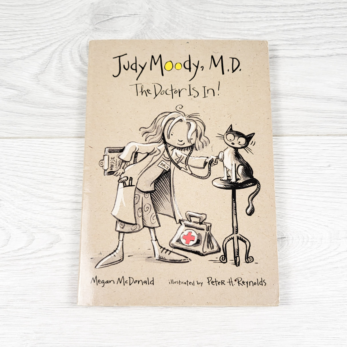 Judy Moody, M.D. : The Doctor is In! Soft cover chapter book