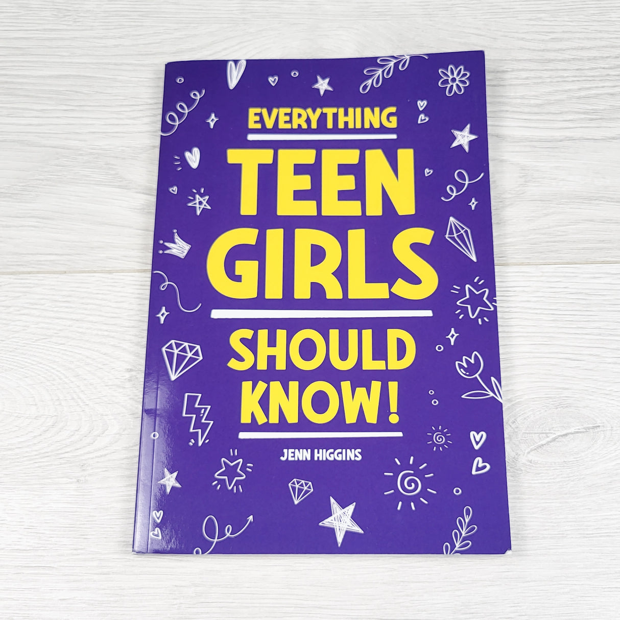 Everything Teen Girls Should Know. Soft cover book
