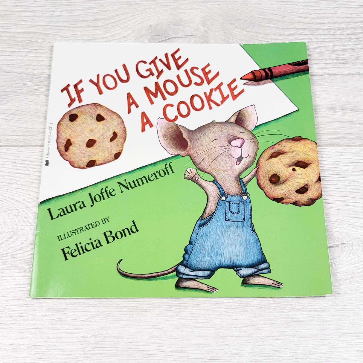 If You Give a Mouse a Cookie. Soft cover book