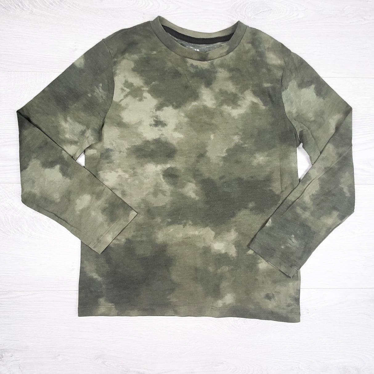 Old Navy green tie dye style long sleeve top. Size 8