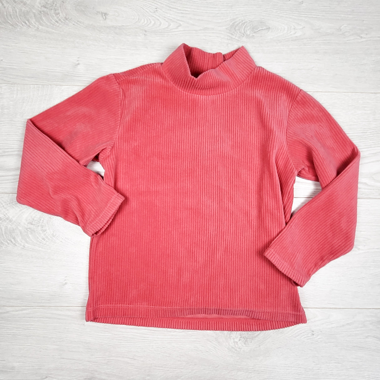 Uniqlo pink ribbed mock neck chenille top. Size 7/8