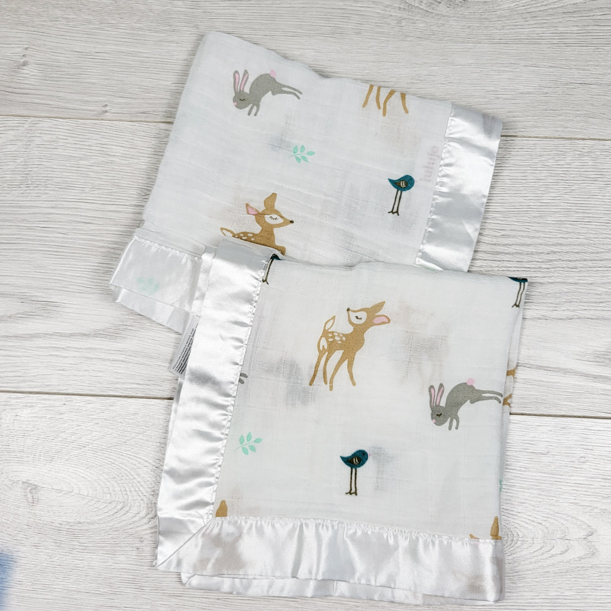 Lulujo pair of muslin security blankets