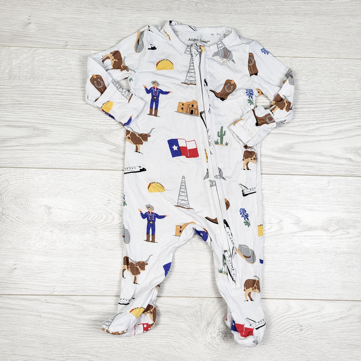 Angel Dear white zippered bamboo sleeper with London theme. Size 0-3 months