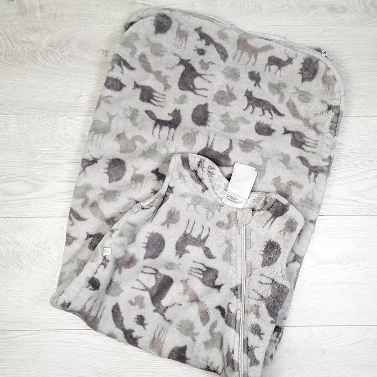 Perlimpinpin grey plush sleep sack with animals. Size 18-36 months