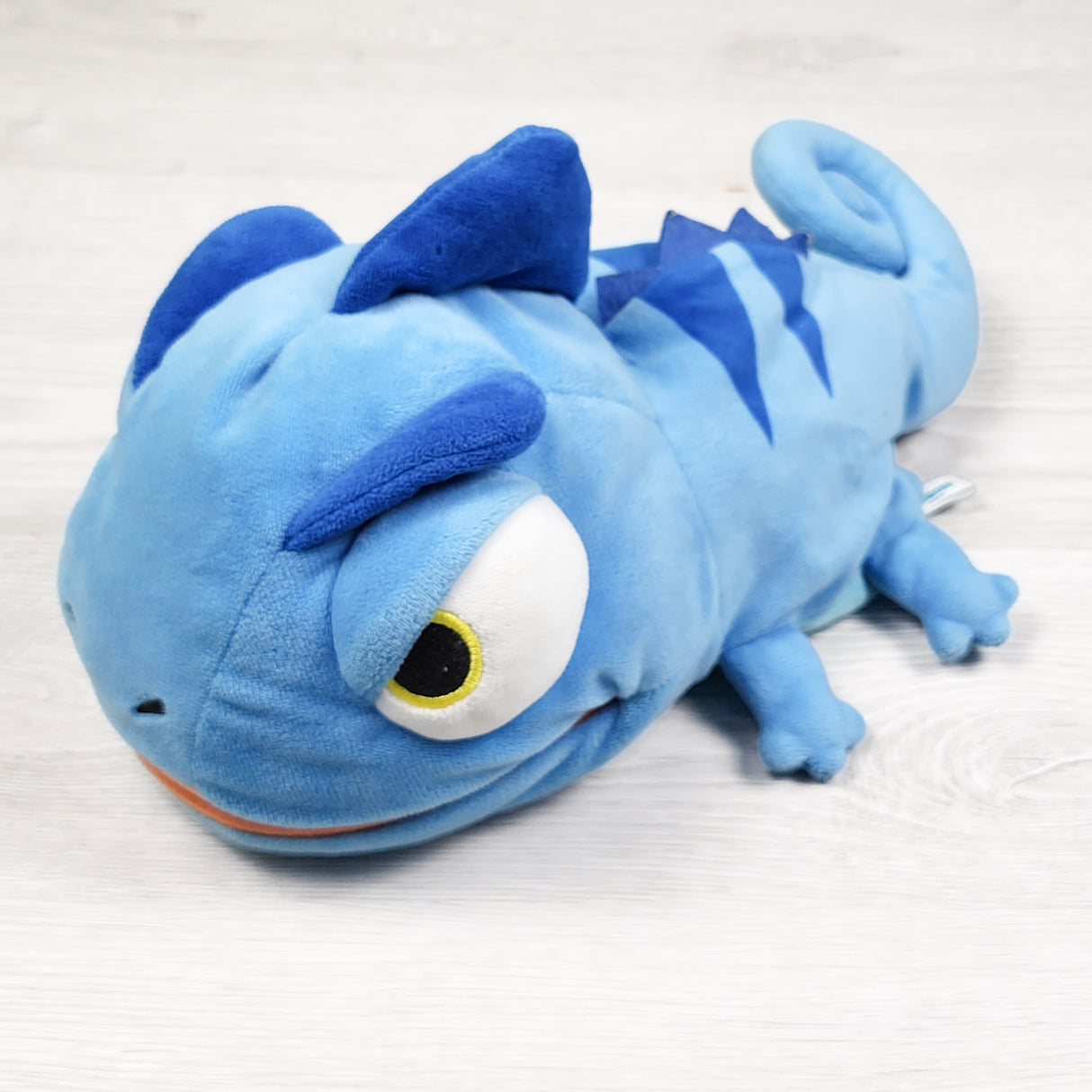 Raburi plush chameleon hand puppet