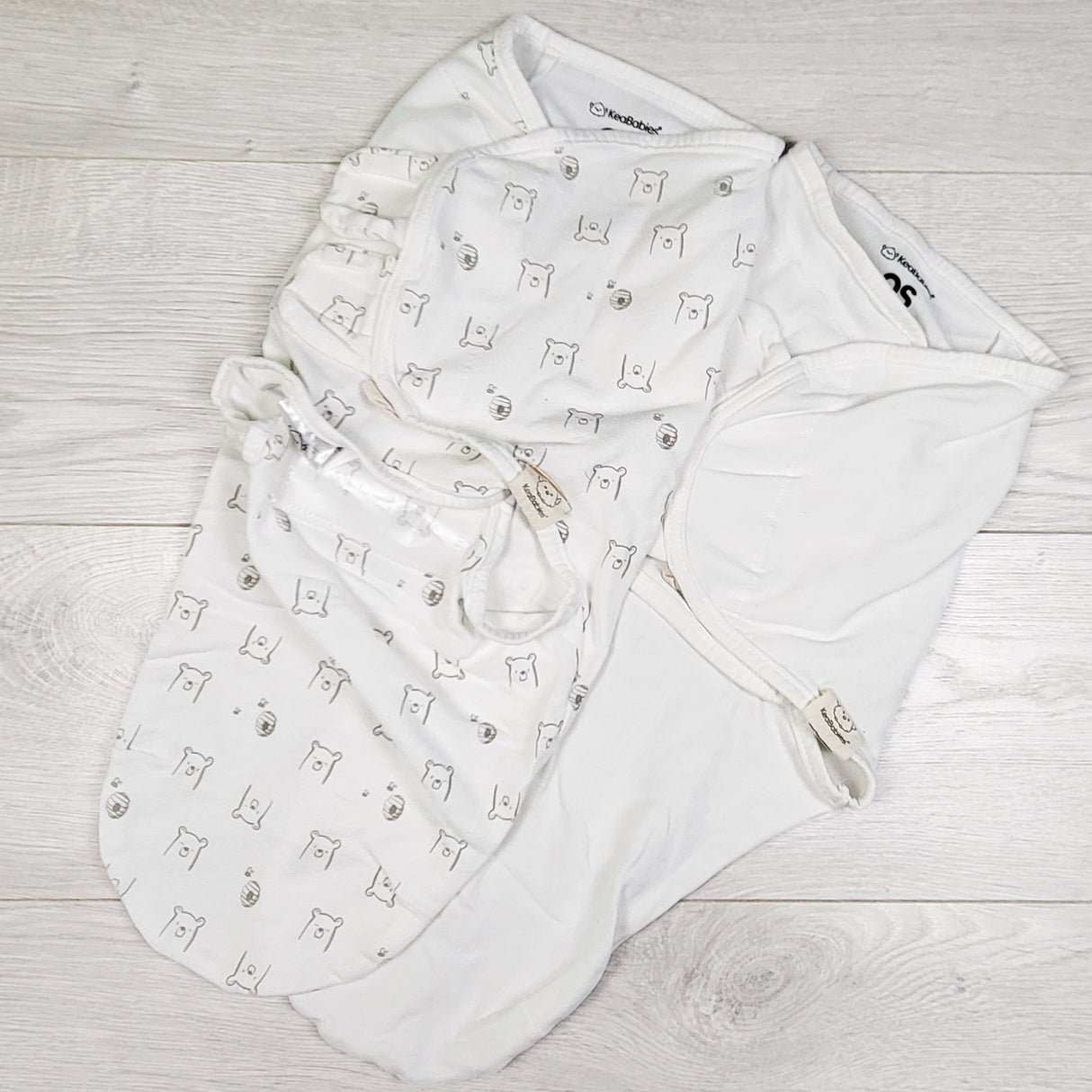 KeaBabies gender neutral swaddles. Size 0-3 months