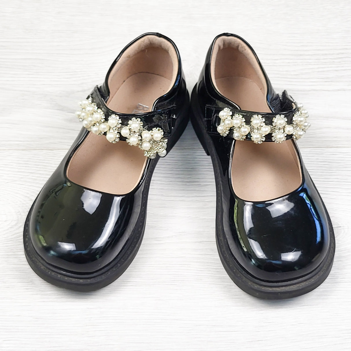 Bebo Kids Faux Pearl Mary Janes. Size 13