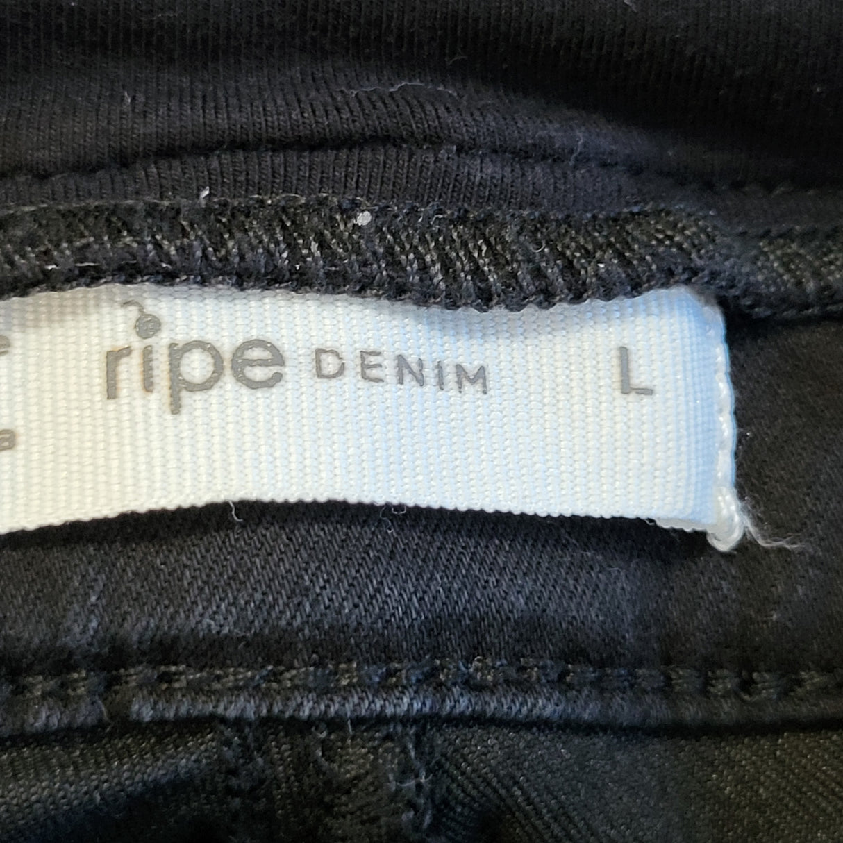 Ripe Maternity Tyler Classic Slim Leg Jeans. Size large