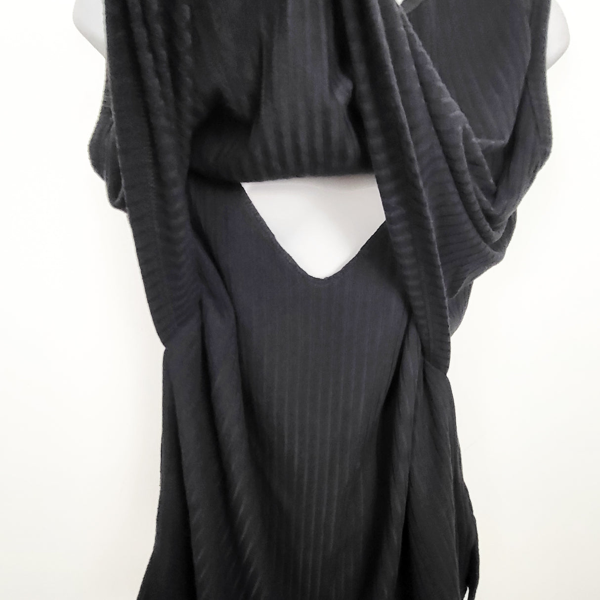 Ripe Maternity black ribbed nursing top. Size large
