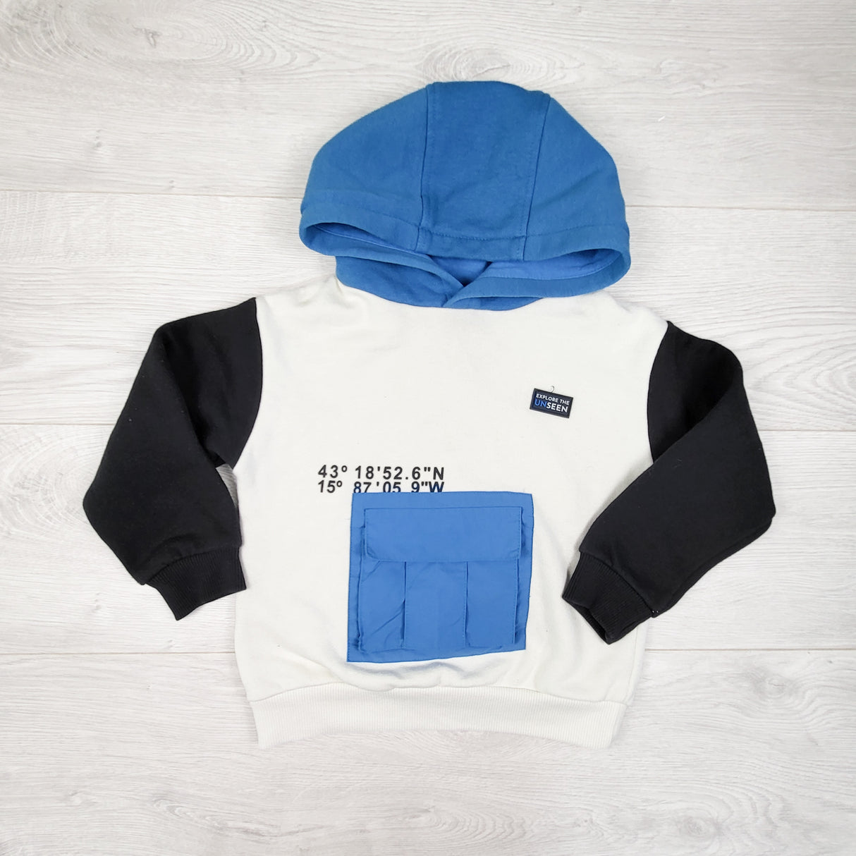 Mayoral fleecy lined pullover colour block hoodie. Size 4T