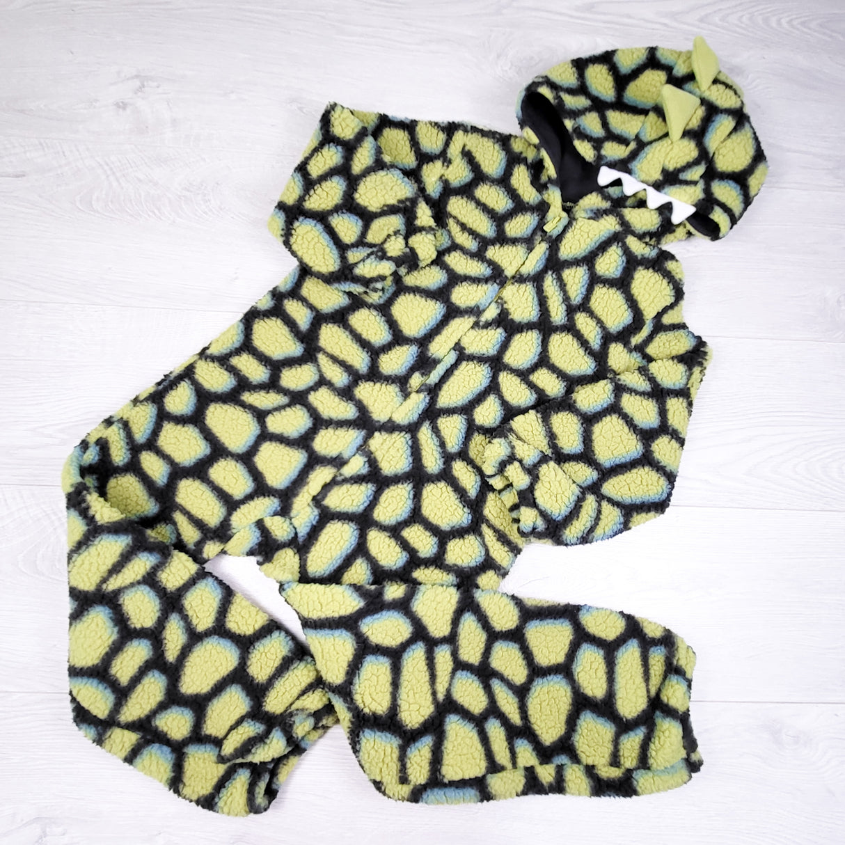 Old Navy sherpa dinosaur / dragon fleece one piece. Size 5T