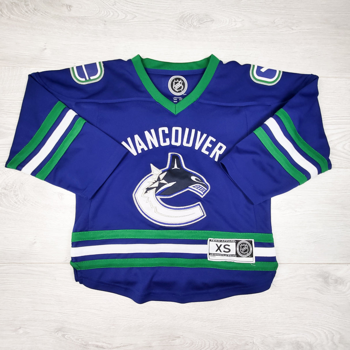 NHL Vancouver Canucks jersey shirt. Size XS