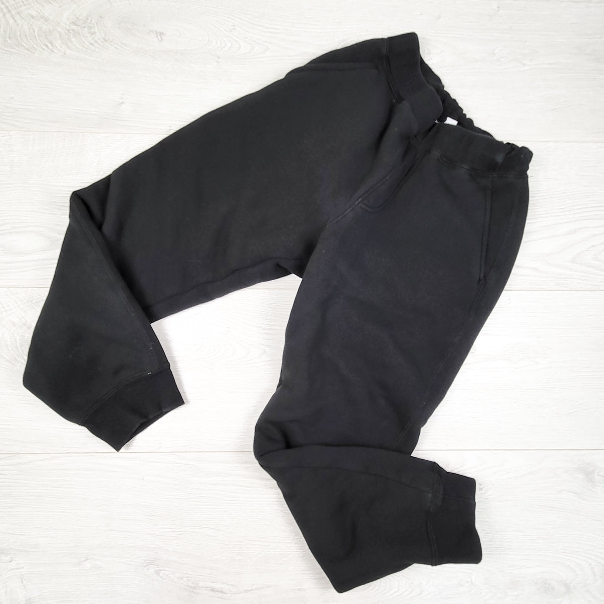 Uniqlo black minky lined joggers. Size 7/8