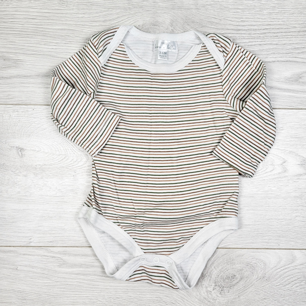Tres Beau et Belle striped bodysuit. Size 3-6 months