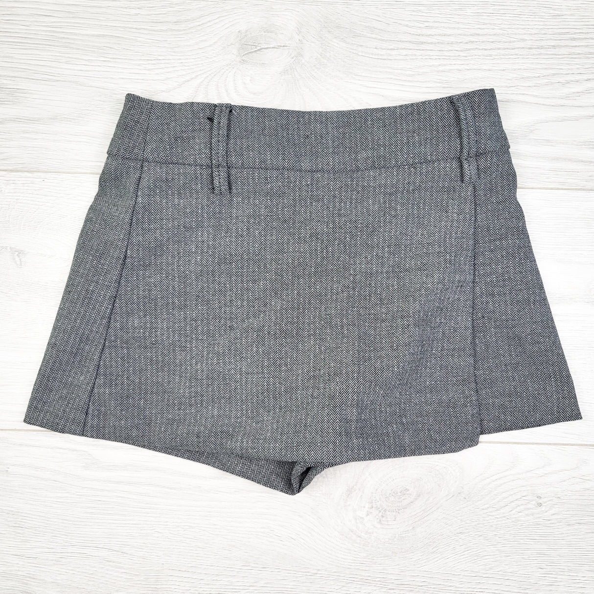 Zara grey tweed skort with sparkle threading throughout. Size 7