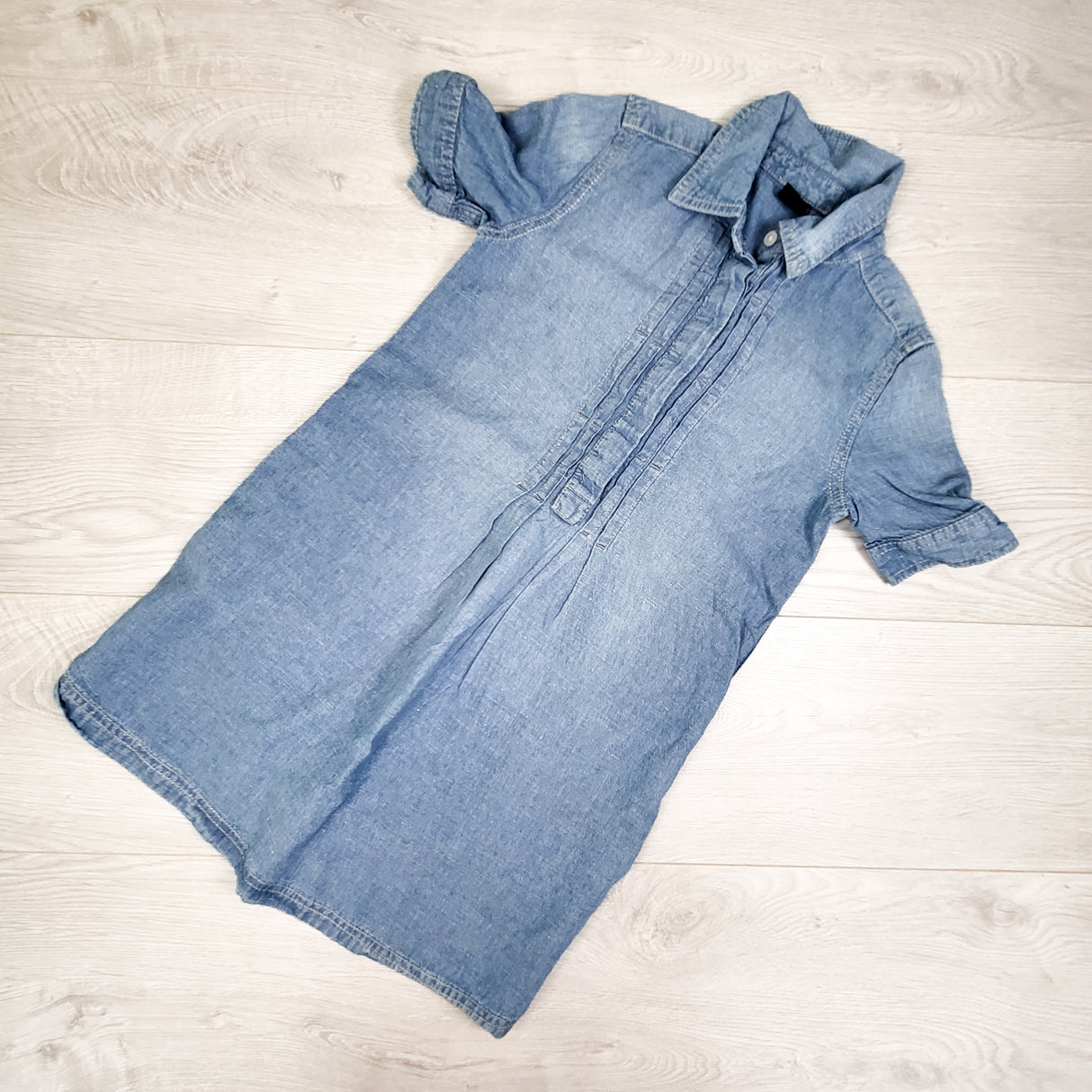 Gap denim shirt dress. Size small (6/7)
