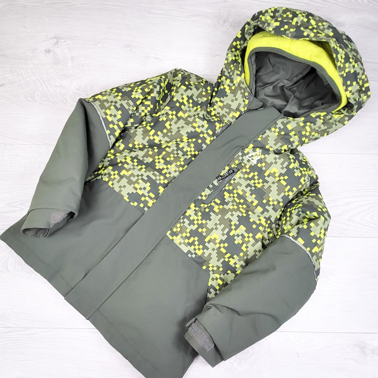 Ripzone 3-in-1 jacket with removable fleece. Size small (6/7)