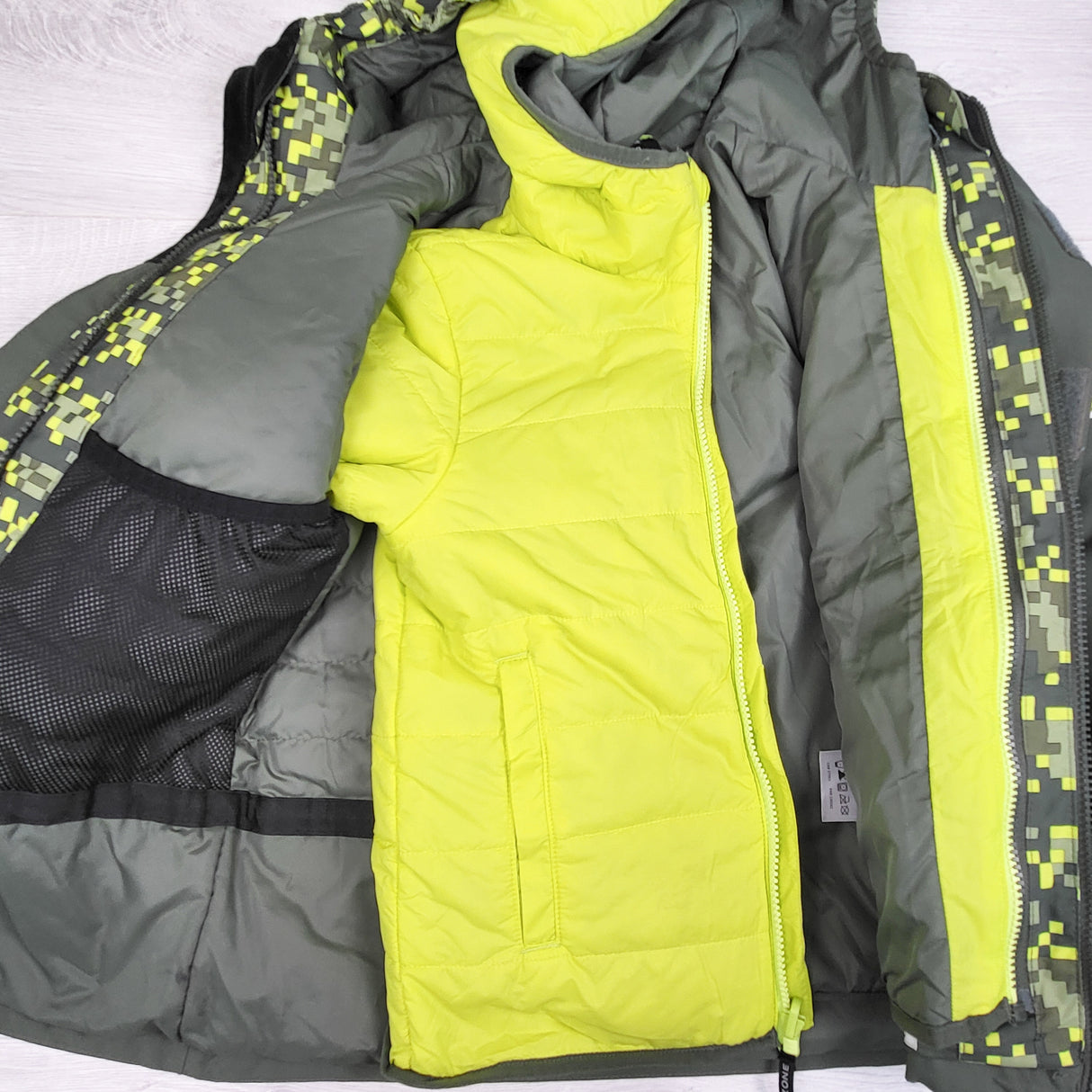 Ripzone 3-in-1 jacket with removable fleece. Size small (6/7)