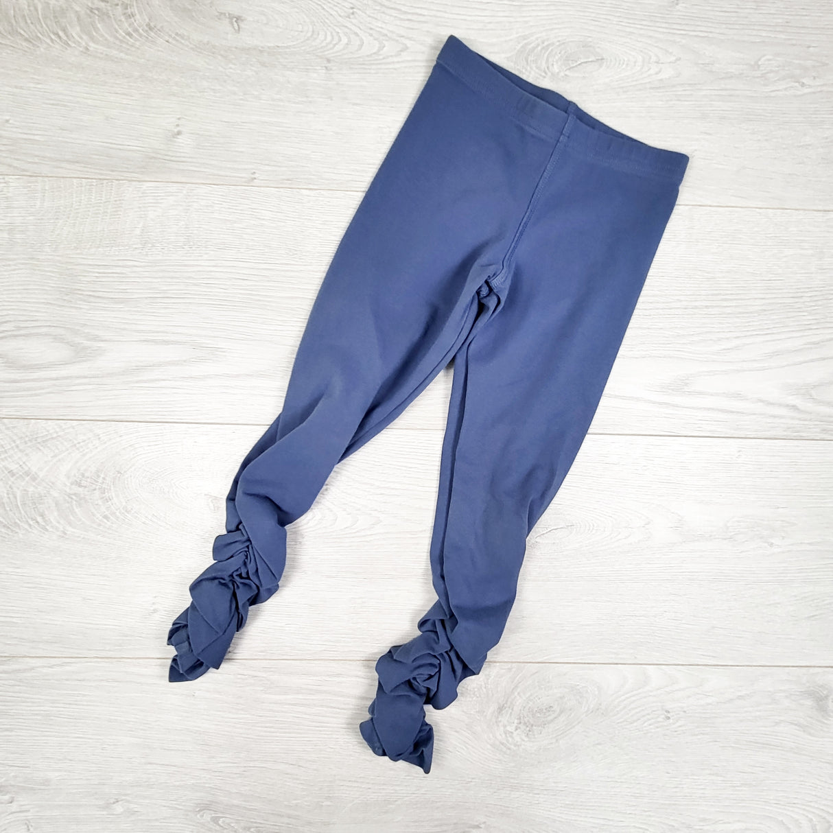 Peekaboo Beans blue ruched leggings. Size 5T