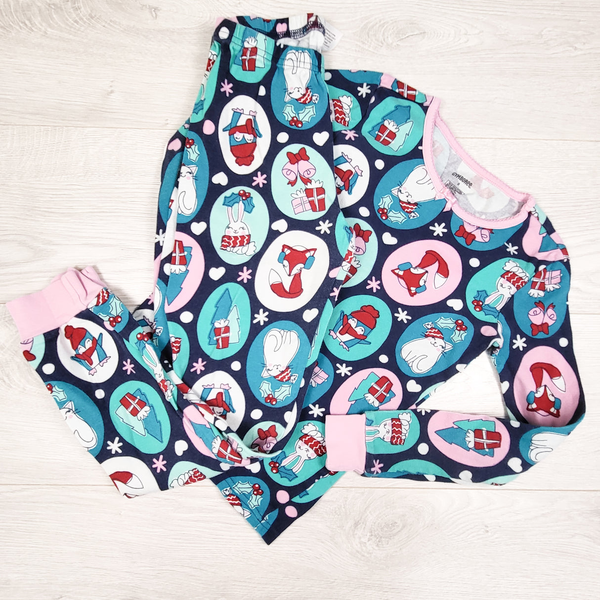 Gymboree 2pc Christmas themed PJs. Size 8