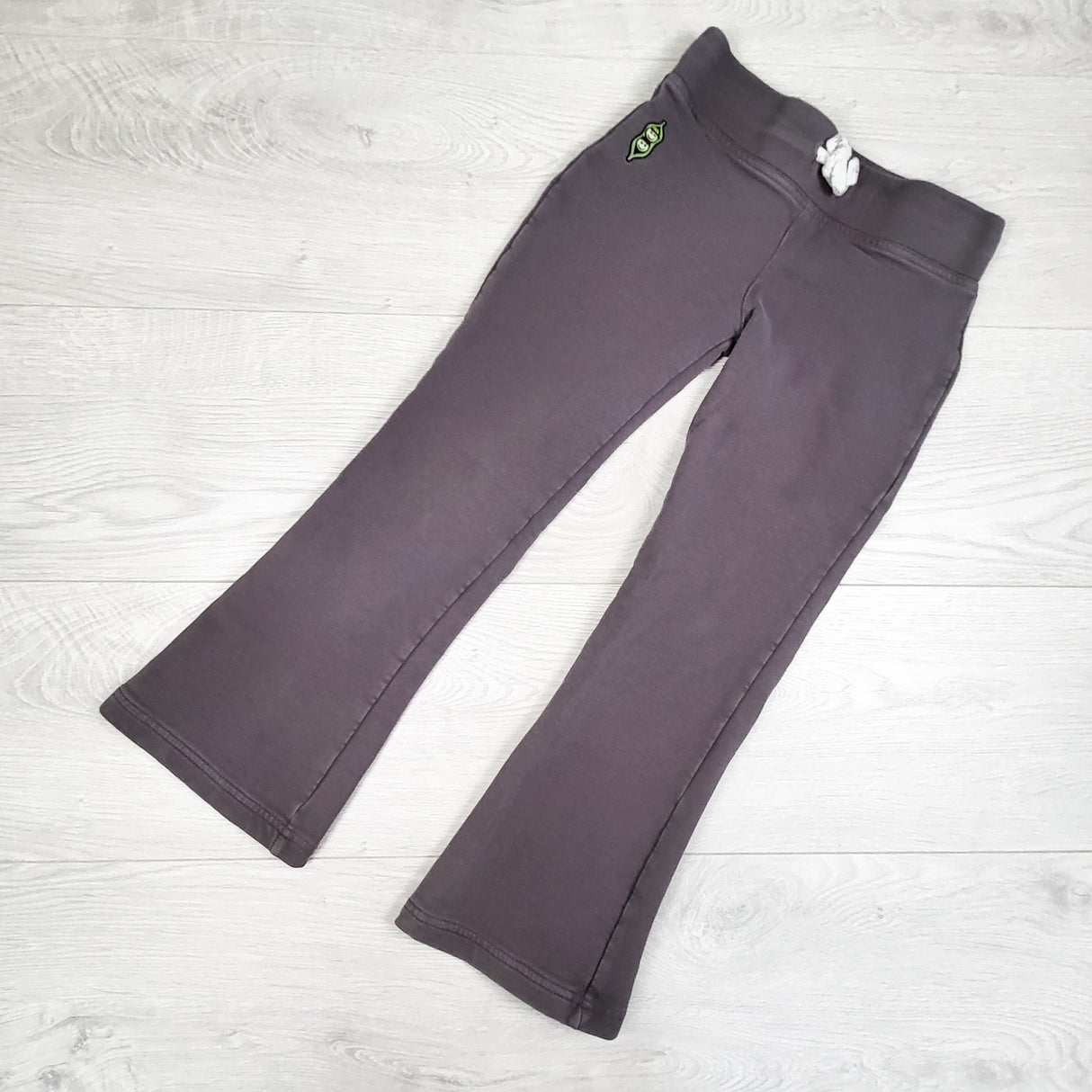 Peekaboo Beans grey flare leg pants. Size 6