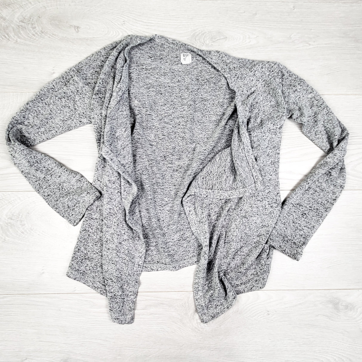 Gap heathered grey knit cascade style top. Size 8