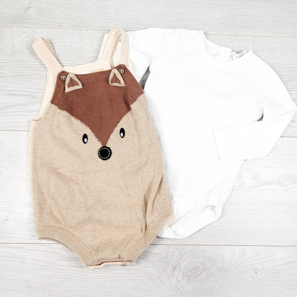 Viverano 2pc organic cotton romper set with fox. Size 3-6 months