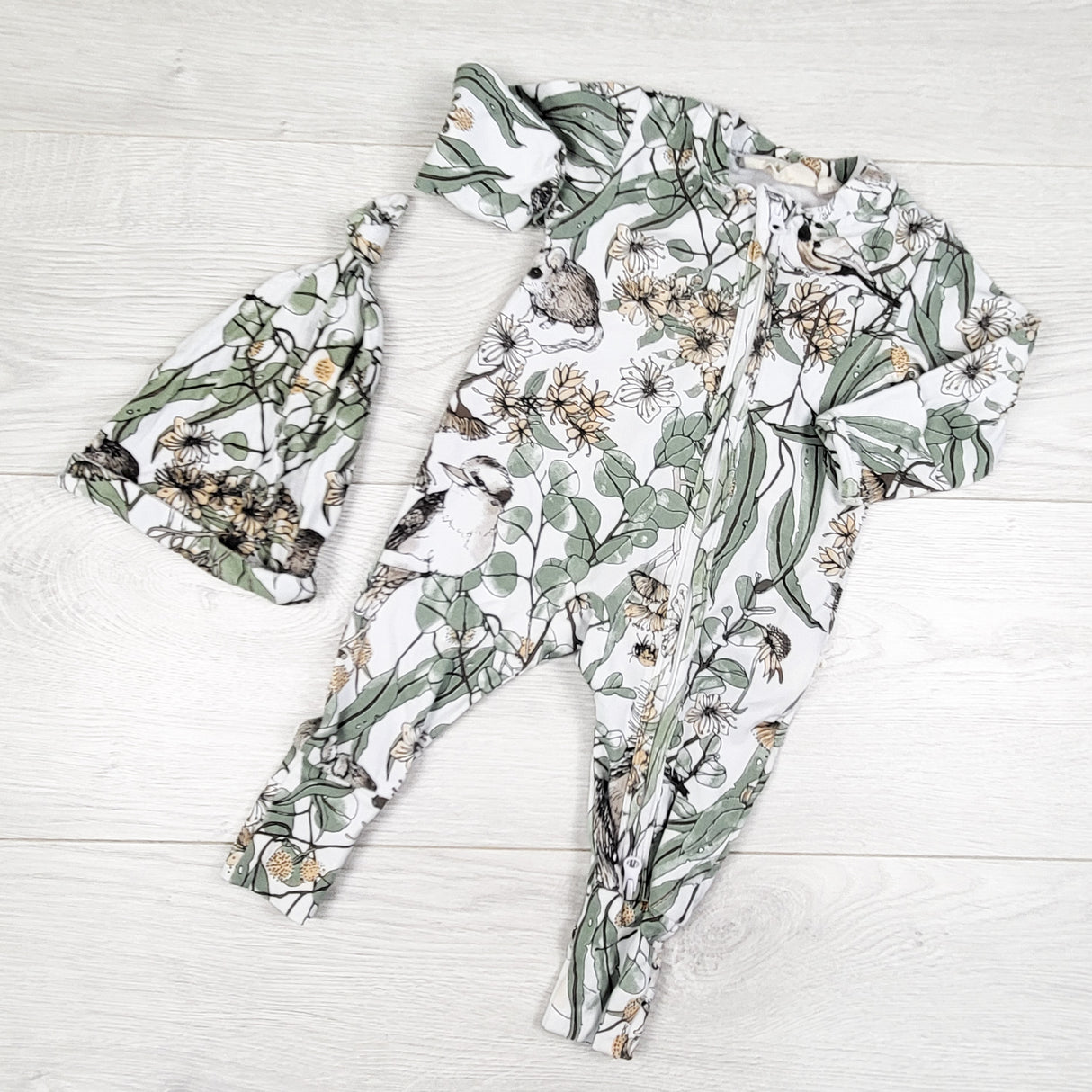 Luna's Treasures botanical print sleeper + hat. Size 0-3 months
