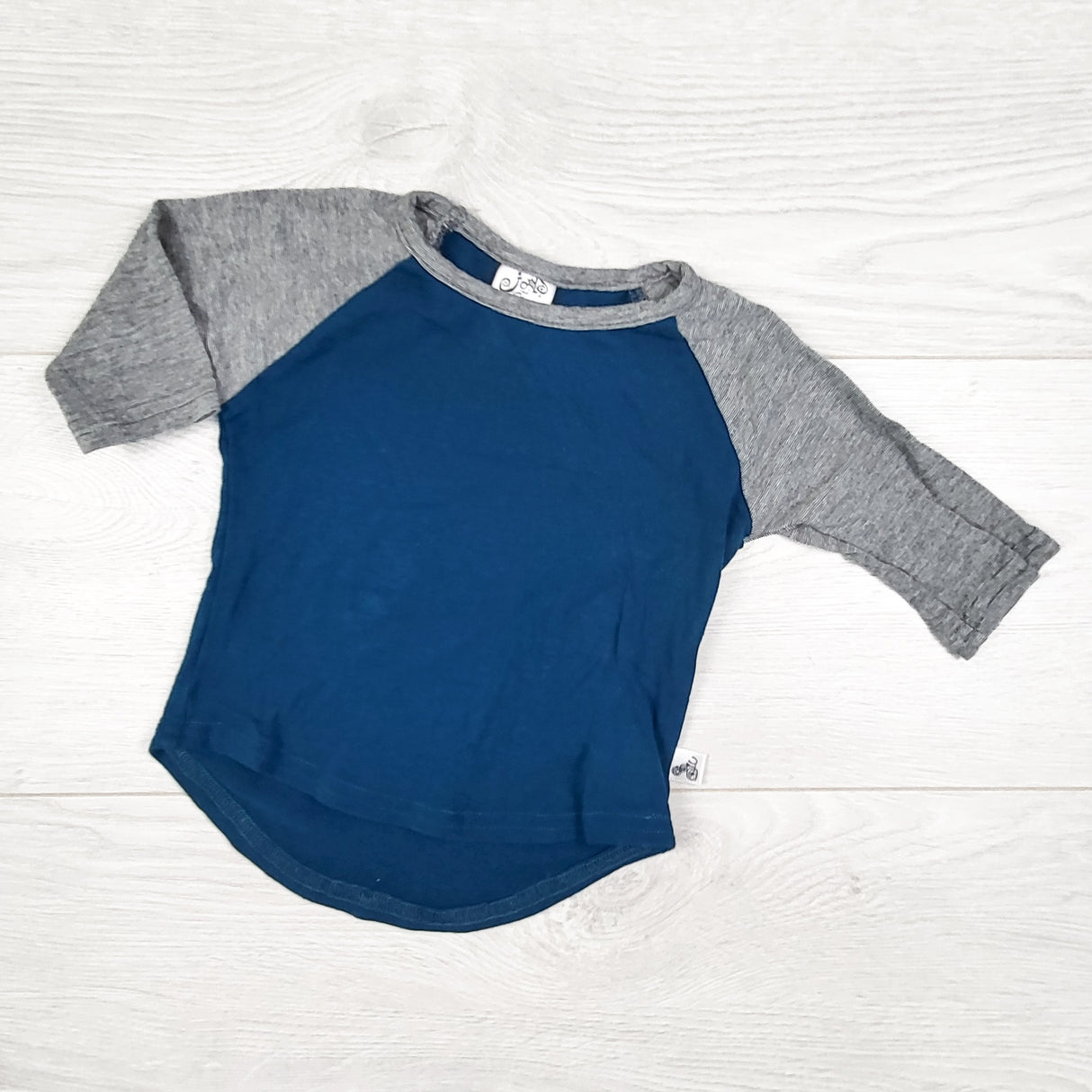 Hazel and Jools teal and grey raglan style bamboo blend top. Size 0-6 months