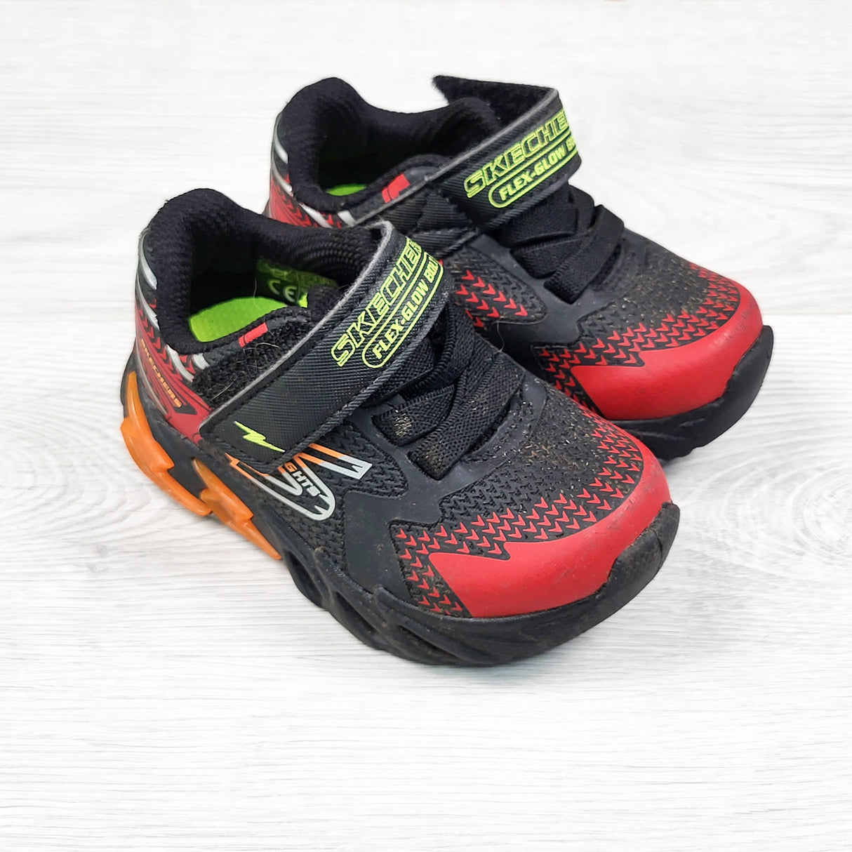 Skechers light up running shoes. Size 5