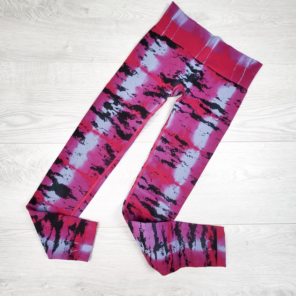 Ivivva by Lululemon abstract tights. Size 8