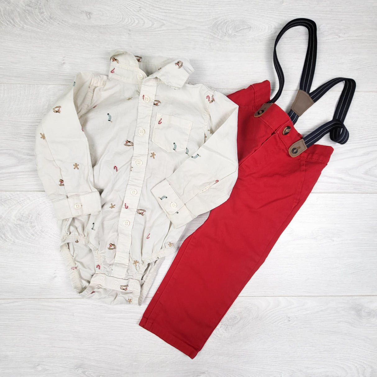 Carters 2pc bodysuit set with holiday theme. Size 18 months