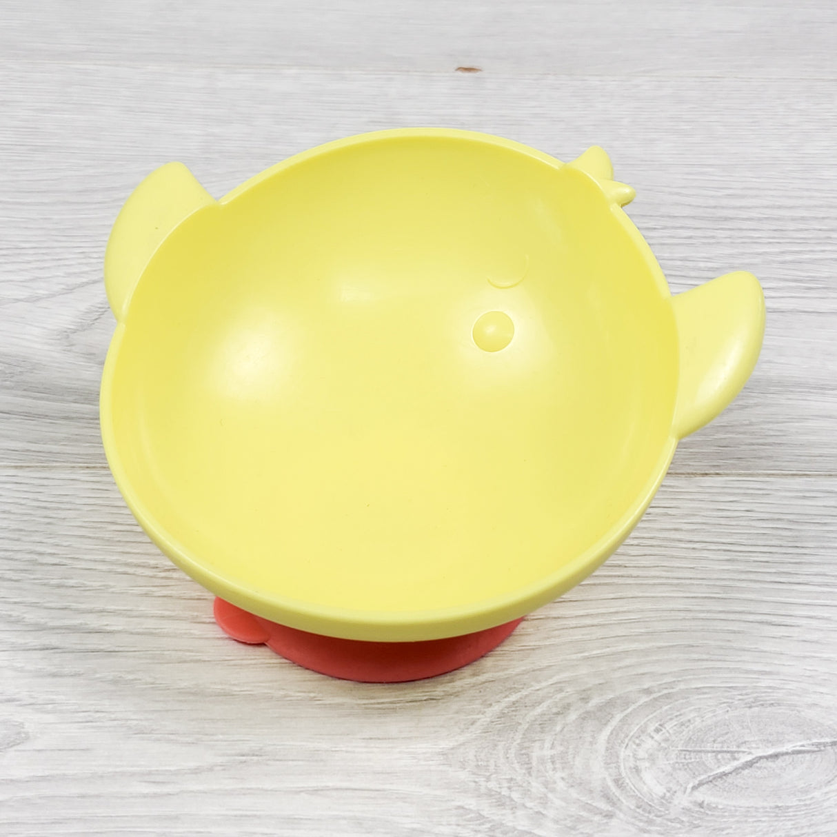 Baby chick shaped suction cup bowl