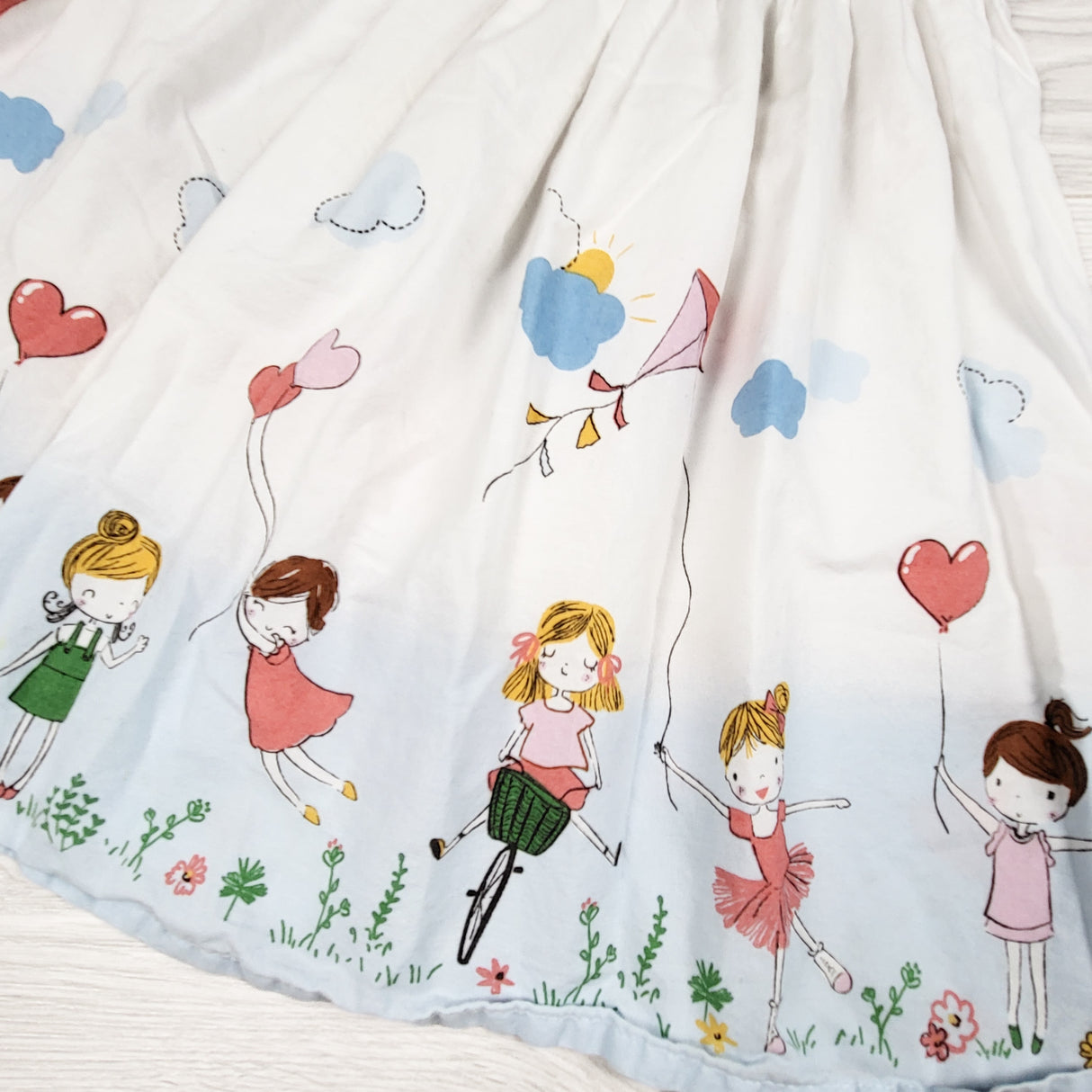 LC Waikiki Baby white dress with girls with balloons. Size 4/5T