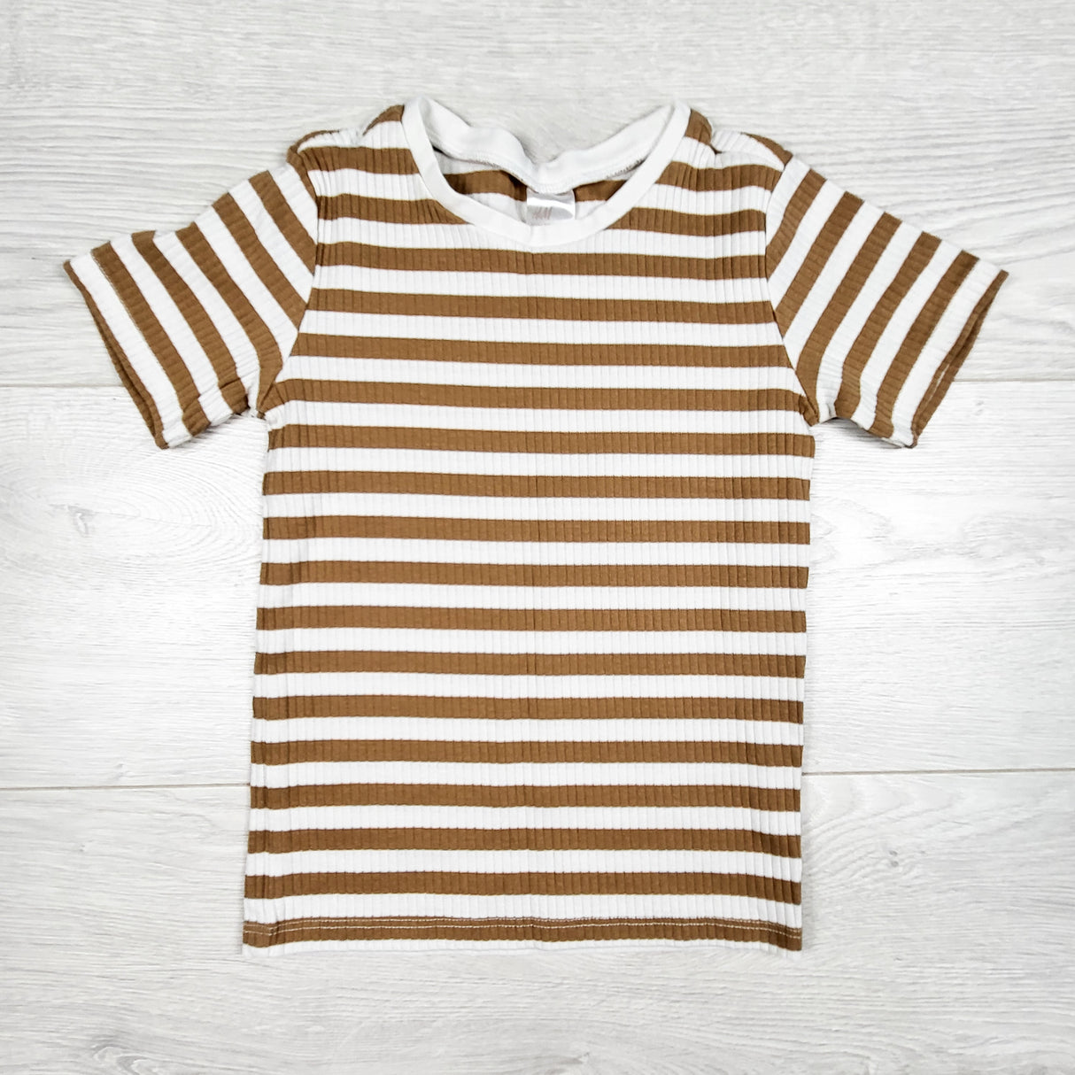 H and M tan striped ribbed t-shirt. Size 3/4T