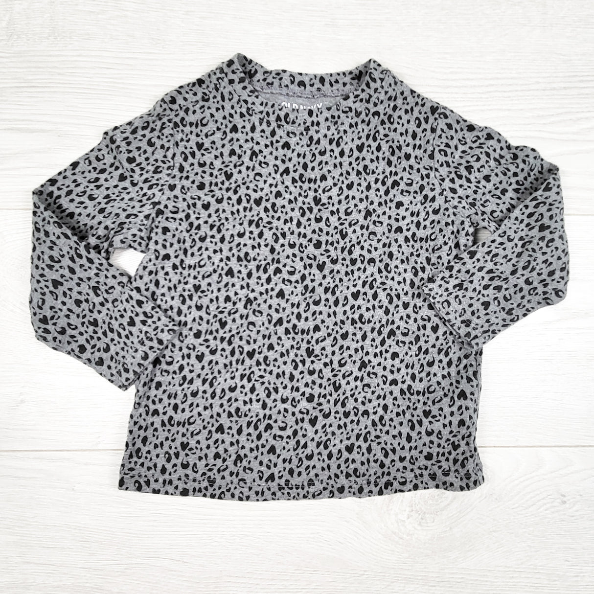 Old Navy grey long sleeve top with hearts. Size 2T